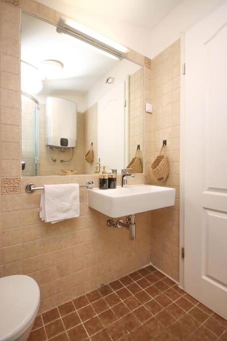 Bohemian Apartment City Center - 2 Bedroom ドゥブロブニク エクステリア 写真